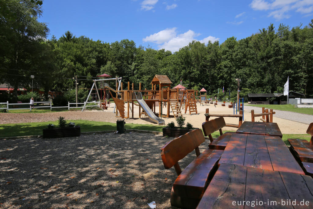 Detailansicht von Abenteuerspielplatz im Freizeitgelände Walheim