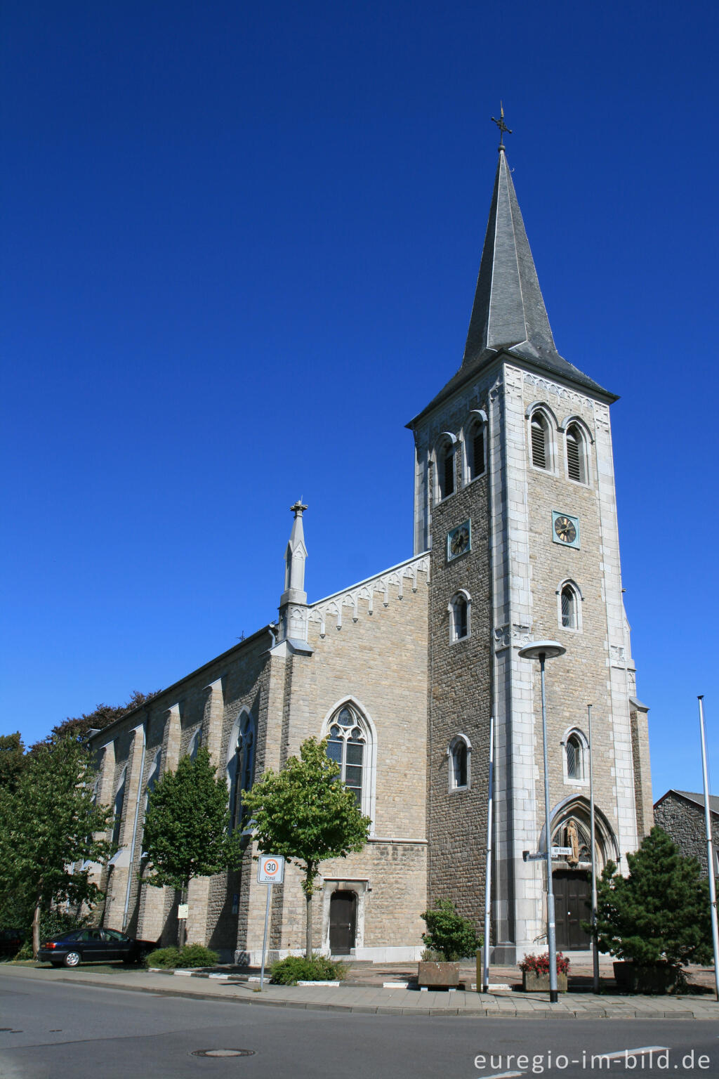 Detailansicht von Alt Breinig, Pfarrkirche St. Barbara, Breinig, Nordeifel