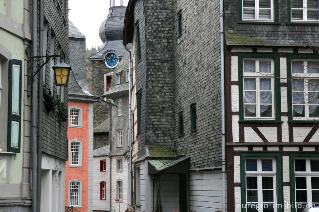 Detailansicht von Alte Hausfassaden in Monschau, Rureifel