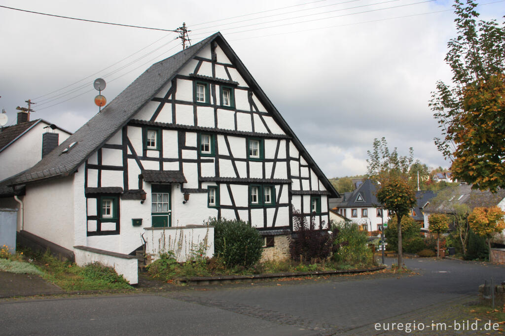 Detailansicht von Altes Fachwerkhaus in Schalkenmehren, Vulkaneifel