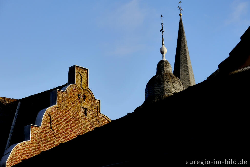 Detailansicht von Auf dem Nikolausmarkt in Alt-Kaster bei Bedburg