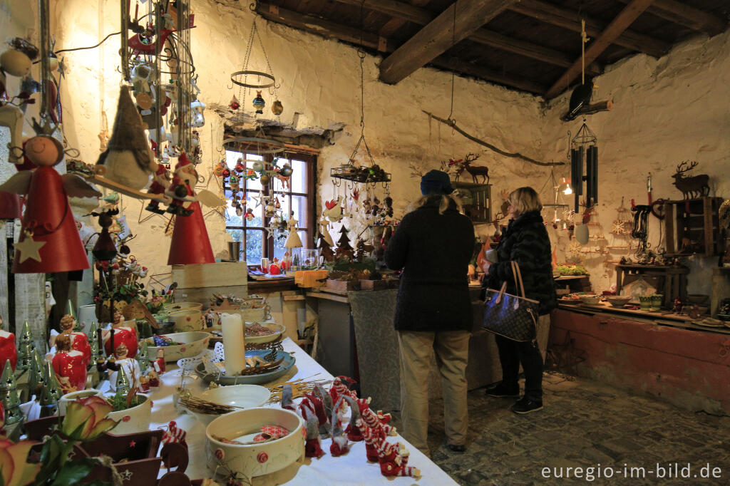 Detailansicht von Auf dem Weihnachtsmarkt in Kronenburg bei Dahlem