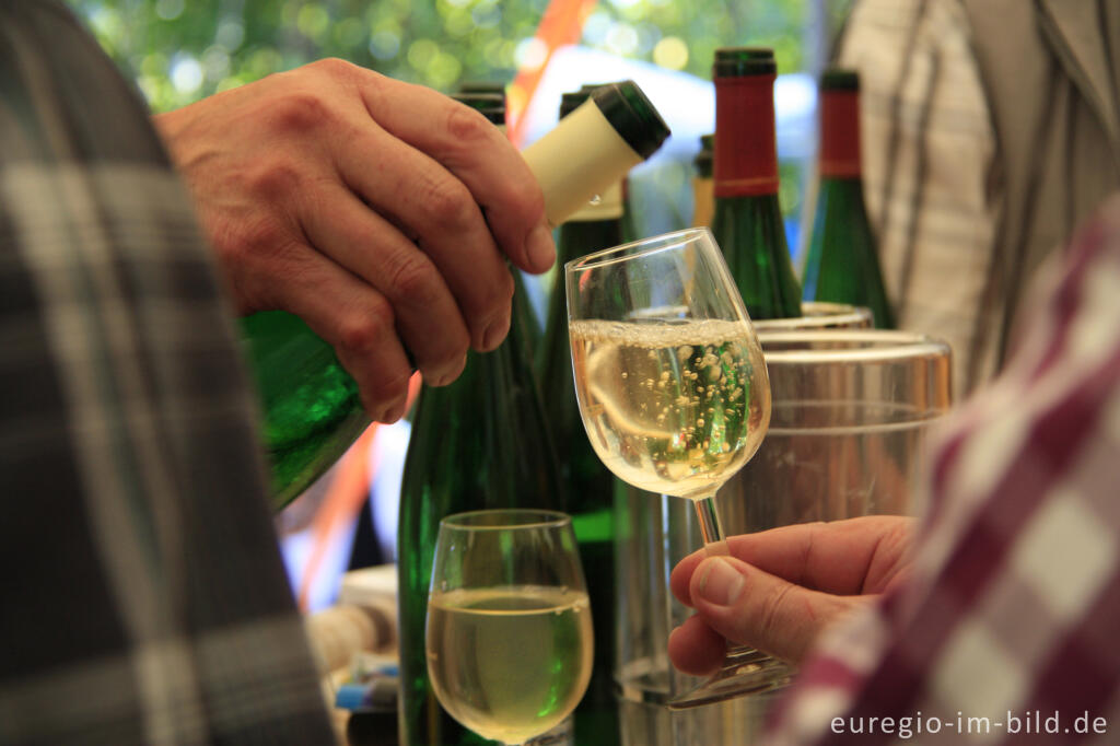 Detailansicht von Auf dem Weinfest von Wahlwiller, Südlimburg