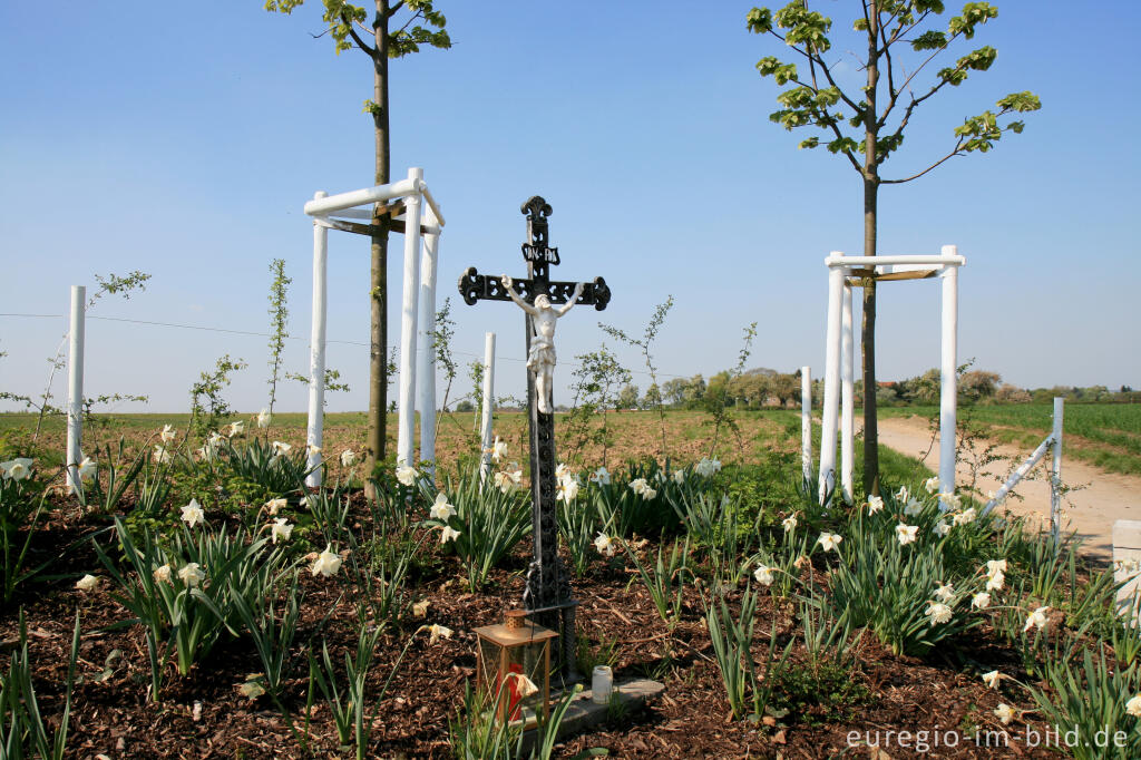 Detailansicht von Auf dem Weißen Weg, Flurkreuz