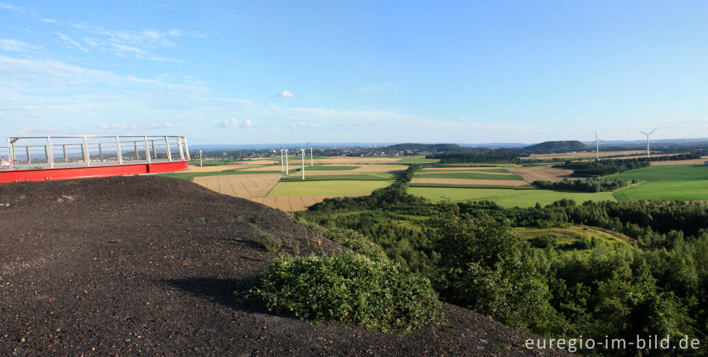 Detailansicht von Ausblick vom Bergplateau des Carl-Alexander-Parks, CAP