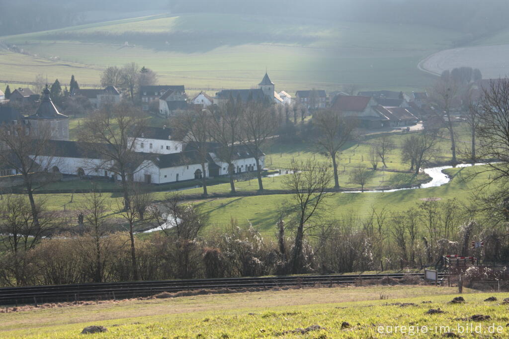 Detailansicht von Ausblick vom Schutzgebiet Genhoes auf das Geultal mit Oud-Valkenburg