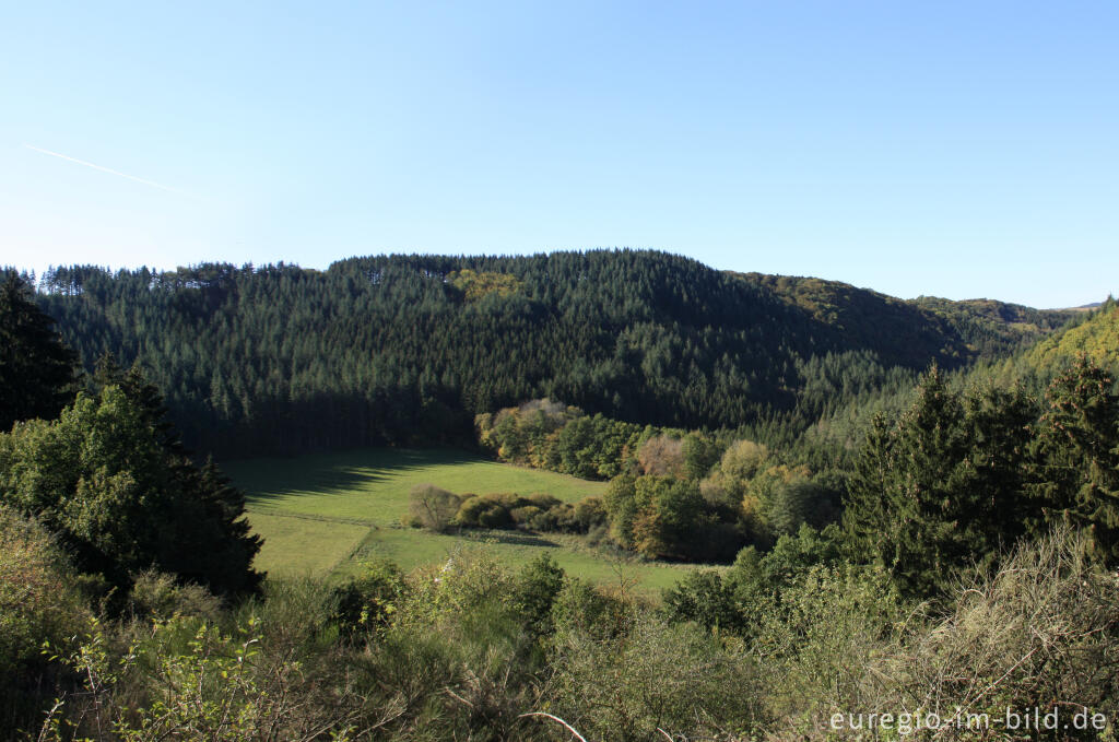 Aussichtspunkt Mellich im Salmtal bei Bruch,  Etappe 13 des Eifelsteigs