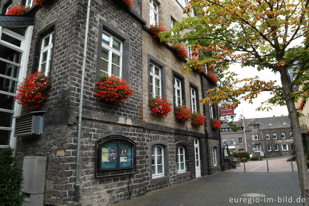 Detailansicht von Basaltsteine als Baumaterial: Haus in Mendig, Vukaneifel