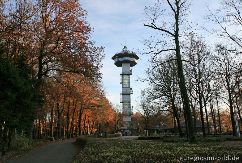 Detailansicht von Baudouin-Turm auf dem Dreiländerpunkt