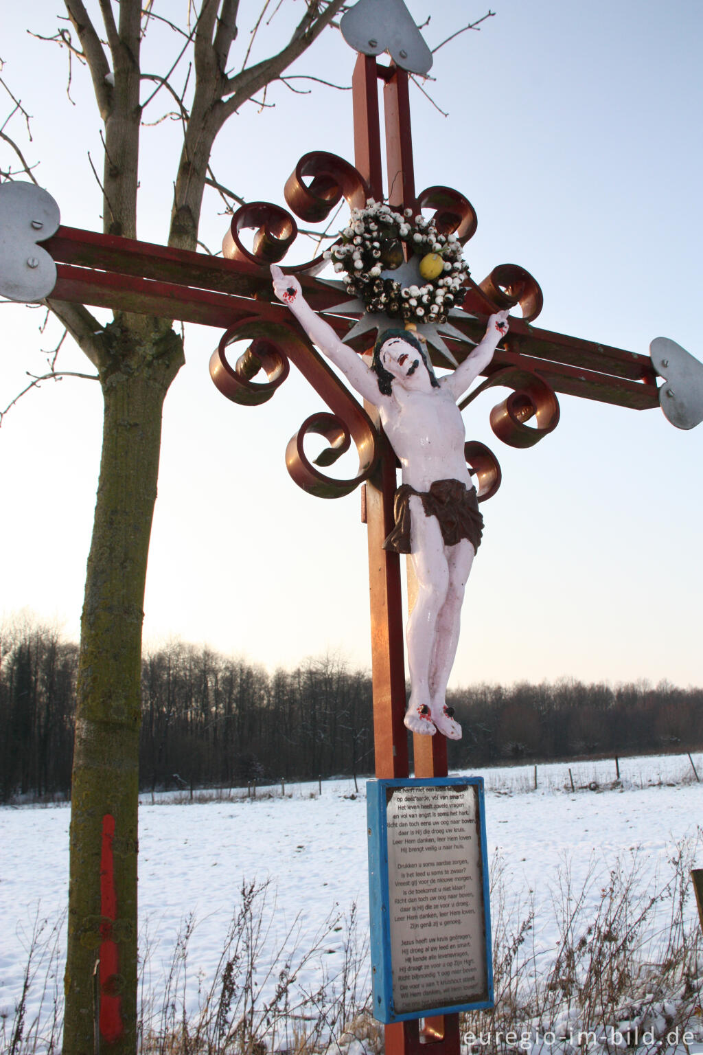 Detailansicht von Bemaltes Wegekreuz auf dem Baneheiderplateweg (Baneheiderweg), Gemeinde Simpelveld