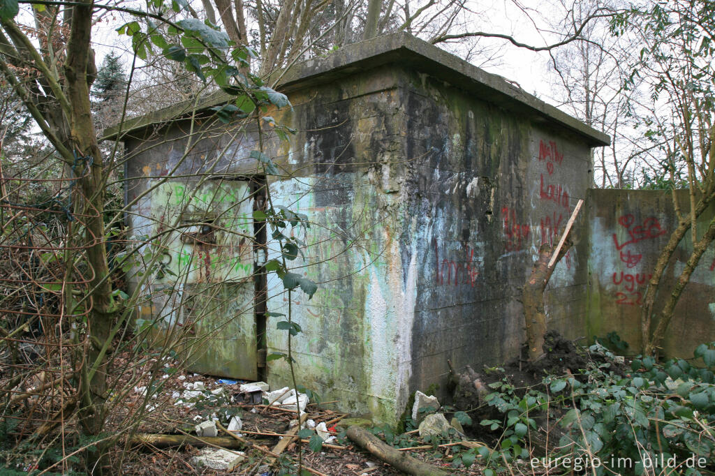 Detailansicht von Beobachtungsstand Herzogenrath-Bank, Teil des Westwalls 