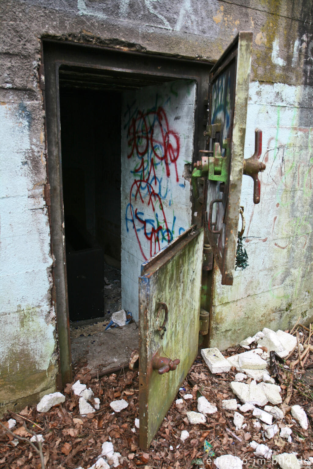 Detailansicht von Beobachtungsstand Herzogenrath-Bank, Teil des Westwalls 