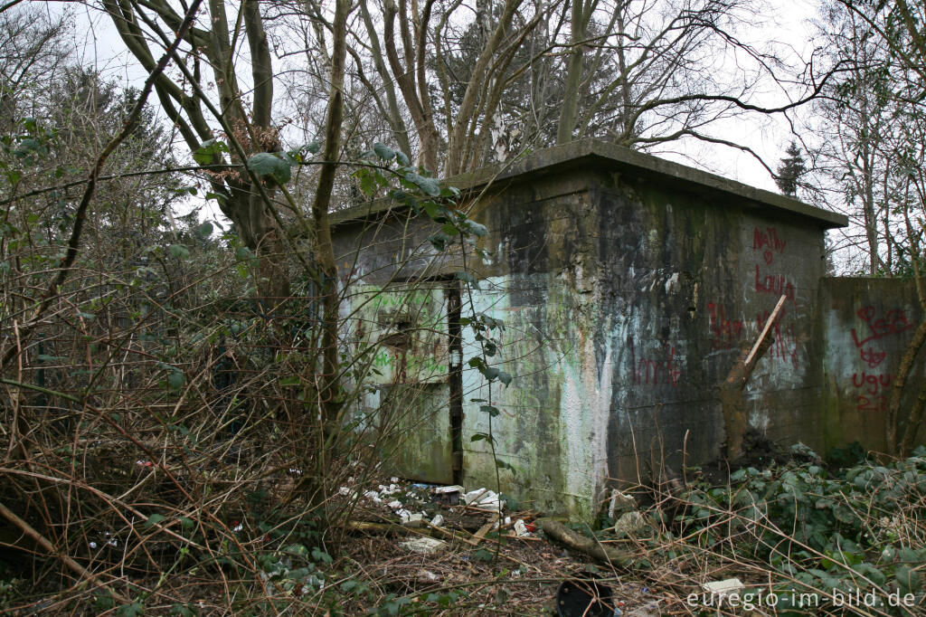 Detailansicht von Beobachtungsstand Herzogenrath-Bank, Teil des Westwalls 