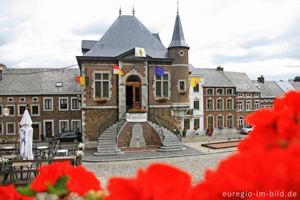 Detailansicht von Blick auf das ehemalige Rathaus von Clermont-sur Berwinne 