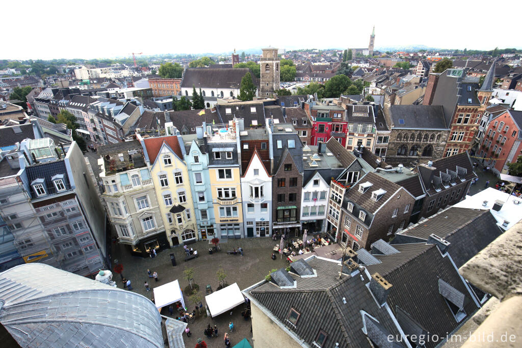 Detailansicht von Blick auf den Münsterplatz vom Turm des Aachener Doms