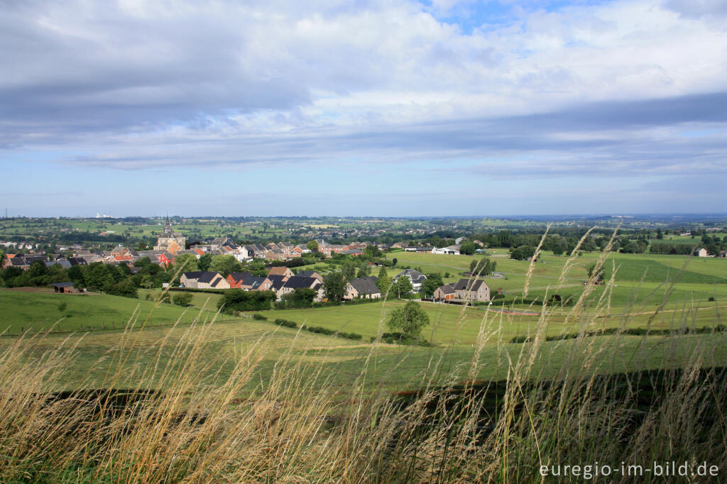 Detailansicht von Blick auf den Ort Clermont-sur Berwinne und Umgebung,Herver Land, Belgien