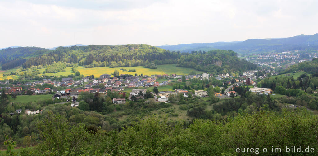 Detailansicht von Blick vom Aussichtspunkt Schockenturm auf Gerolstein, Panoramafoto