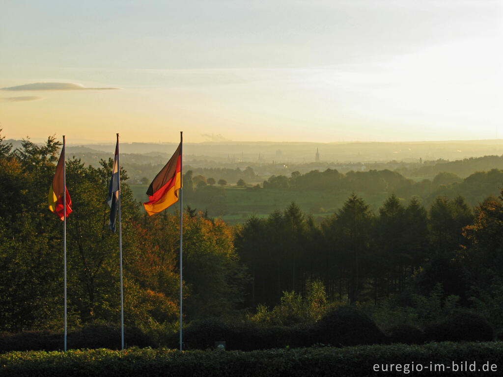 Detailansicht von Blick vom Dreiländerpunkt nach Aachen, Morgenstimmung