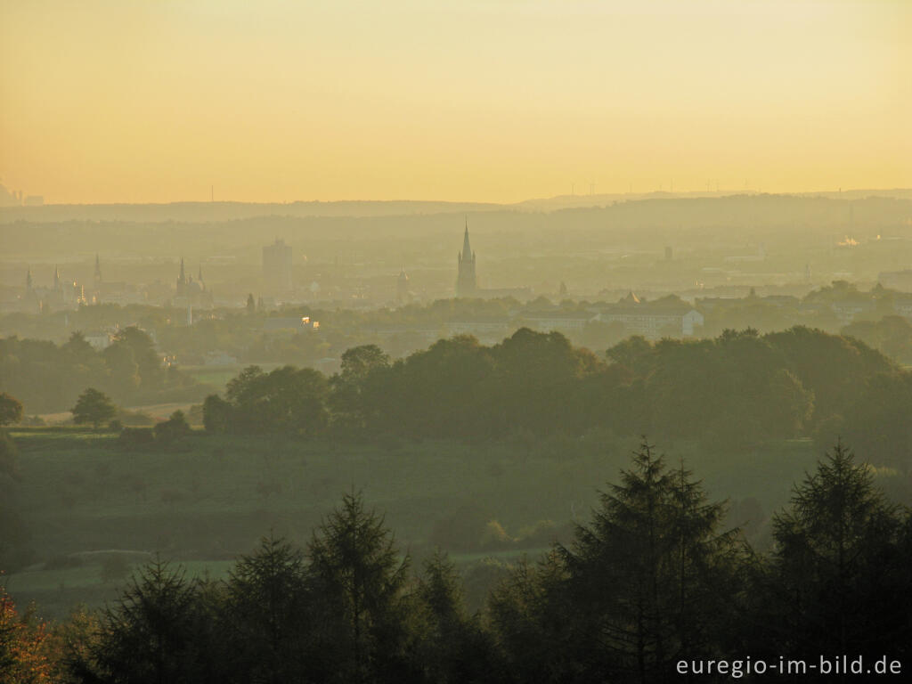 Detailansicht von Blick vom Dreiländerpunkt nach Aachen, Morgenstimmung