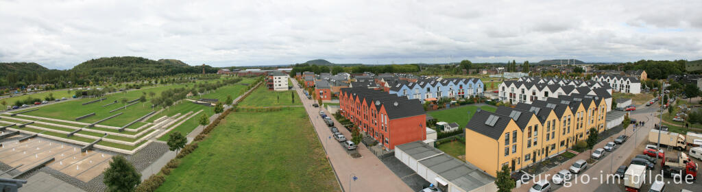 Detailansicht von Blick vom Hauptförderturm auf die Wohnanlage beim Annapark