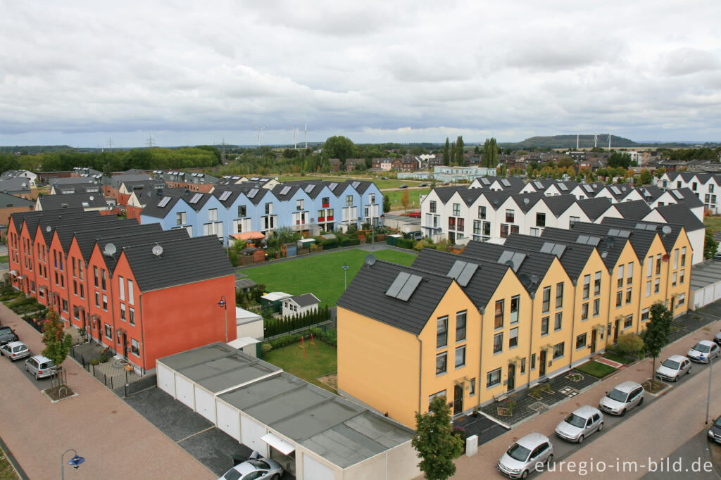 Detailansicht von Blick vom Hauptförderturm auf die Wohnanlage beim Annapark