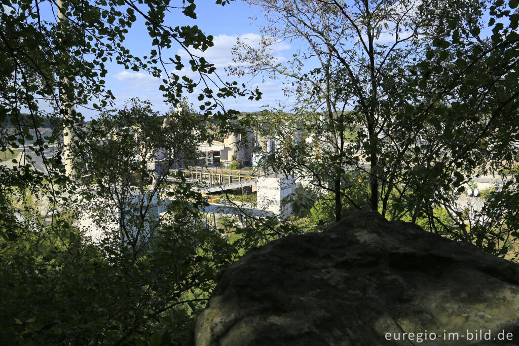 Detailansicht von Blick vom Plateau von Caestert auf das Gelände von ENCI