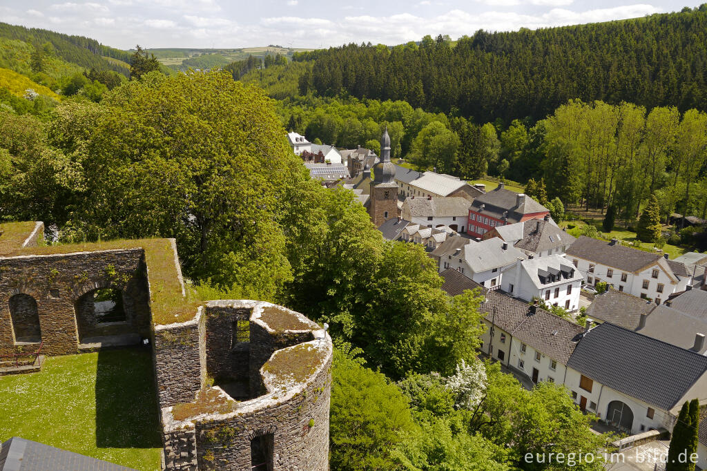 Detailansicht von Blick von der Burg auf den Ort Burg Reuland