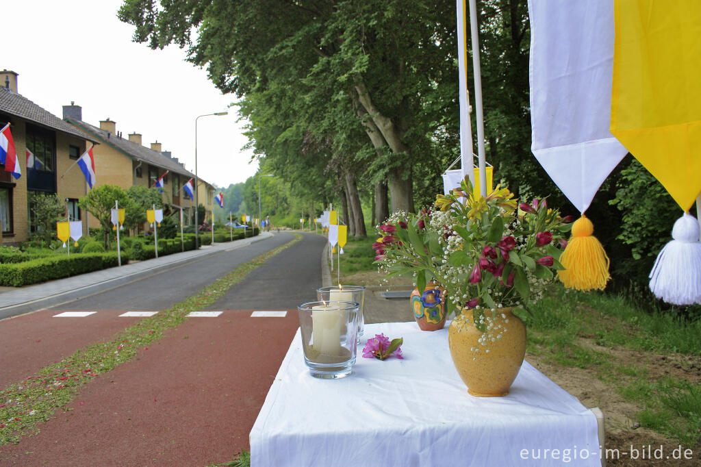 Blumenschmuck in Wahlwiller anlässlich der "Bronk-Prozession"