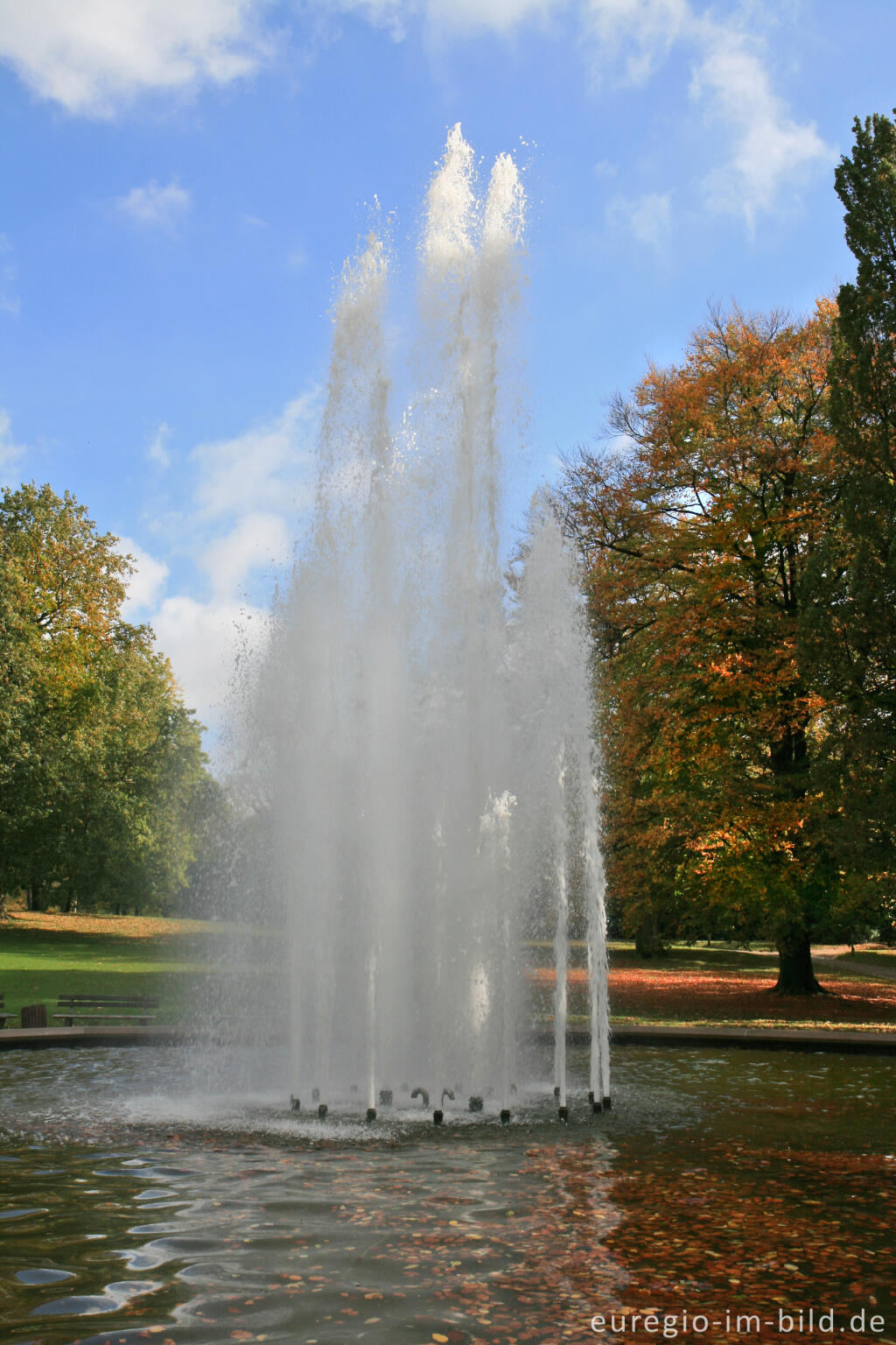 Detailansicht von Brunnen im Kurpark, Aachen, Monheimsallee