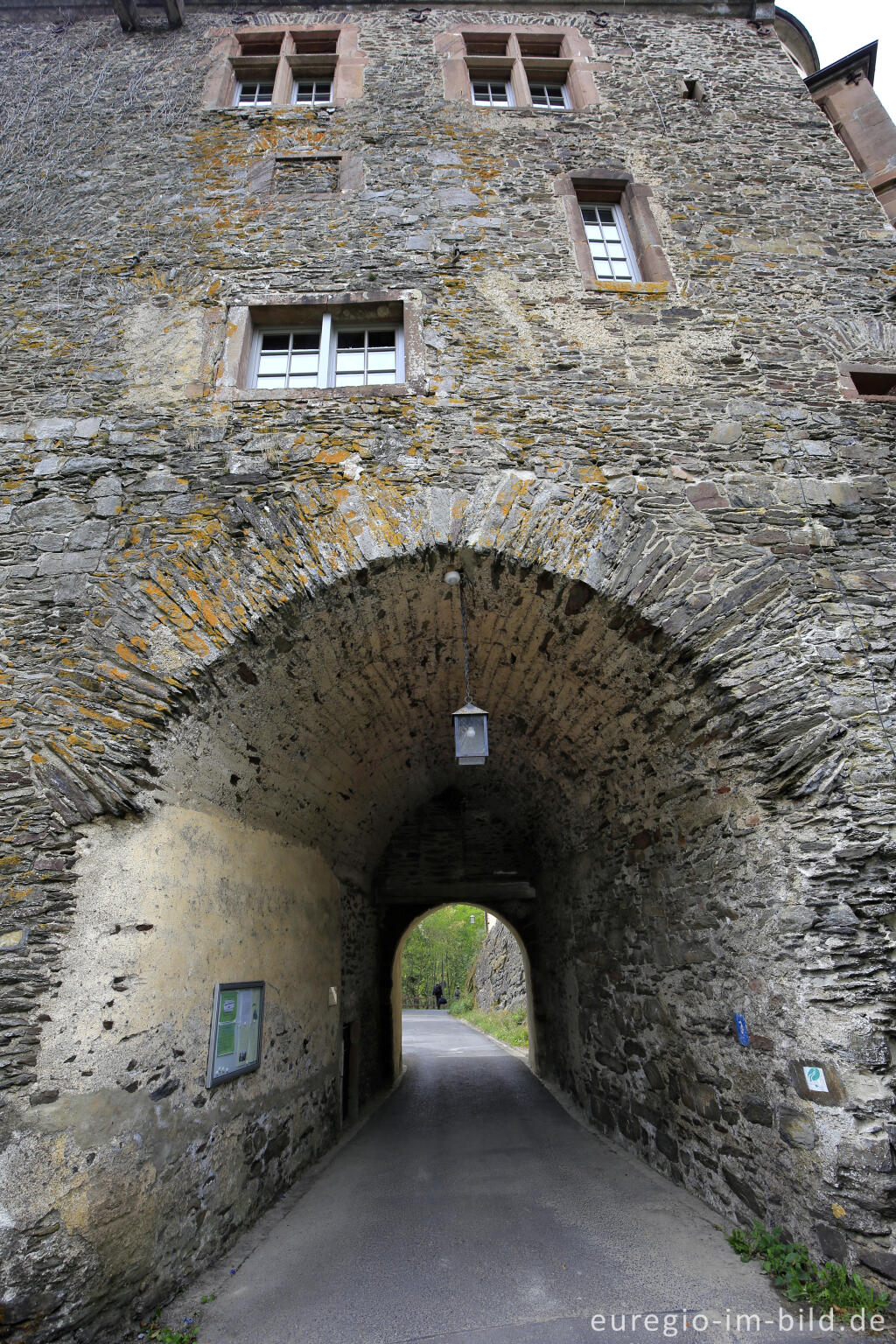 Detailansicht von Burg Neuerburg, Südeifel