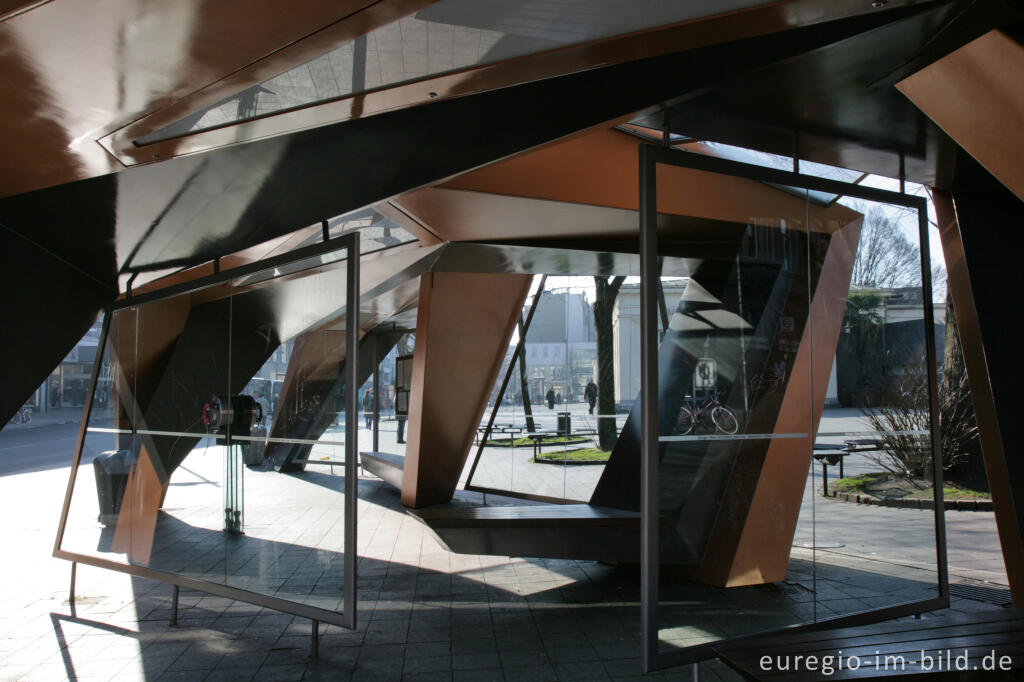 Detailansicht von Busunterstand von Peter Eisenman in Aachen