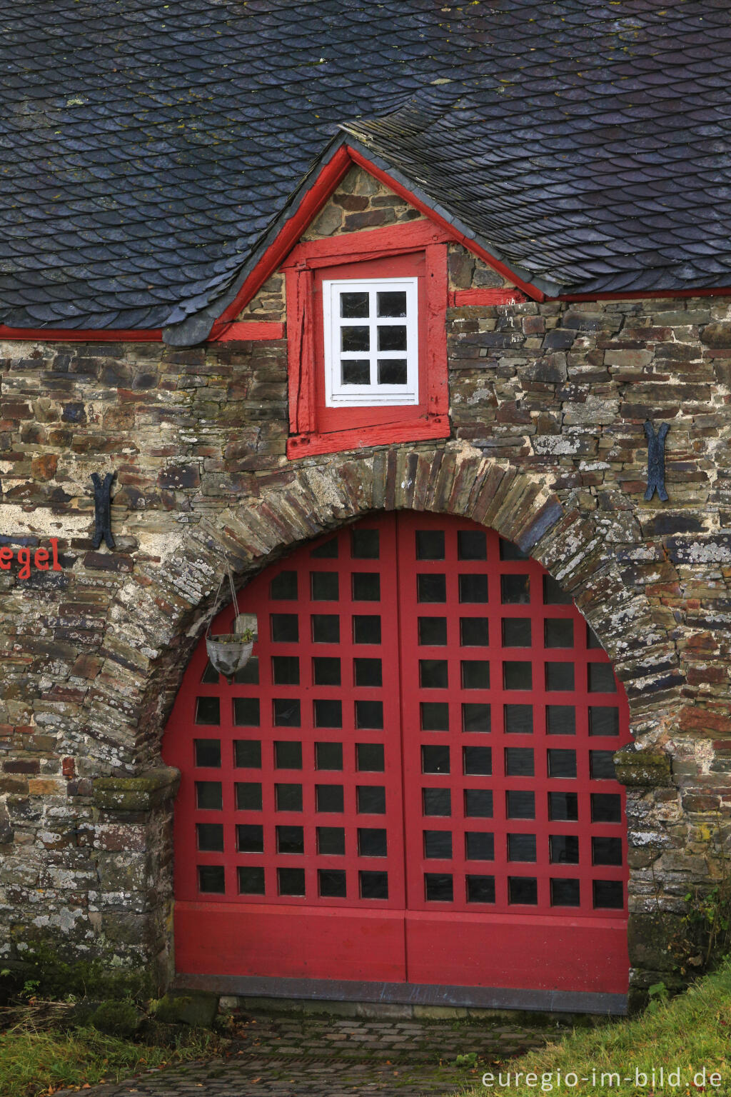 Detailansicht von Café Eulenspiegel (jetzt: Café Burgliebe) in Reifferscheid, Gemeinde Hellenthal