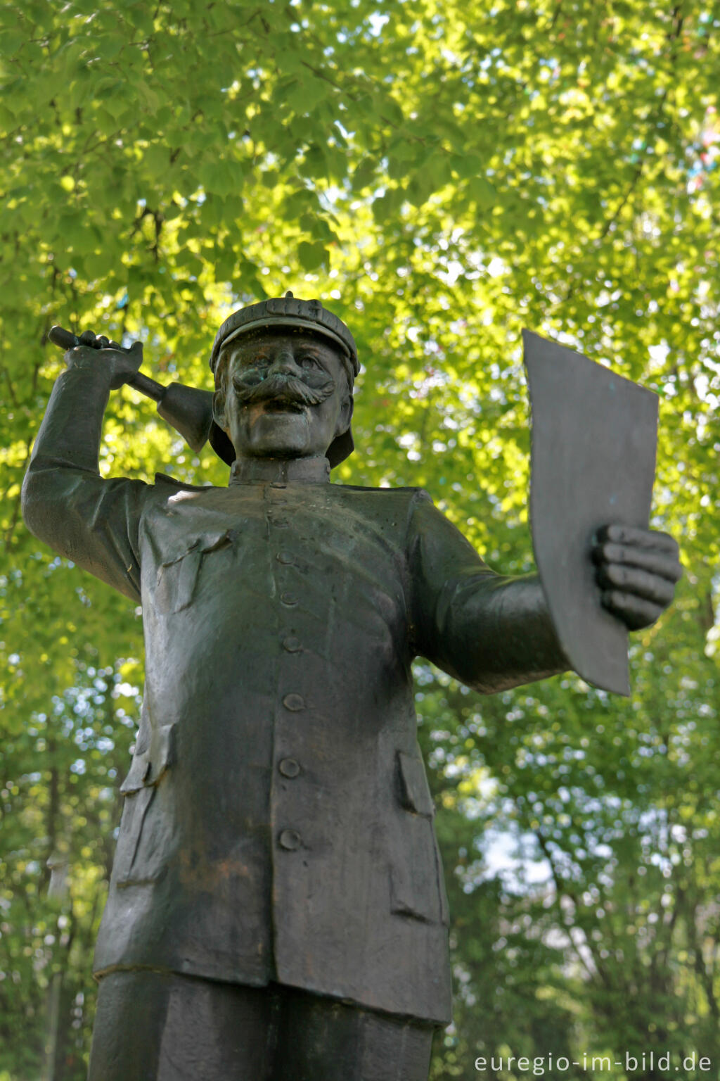 Detailansicht von Das Denkmal für den Tinnes, Rott, Gemeinde Roetgen