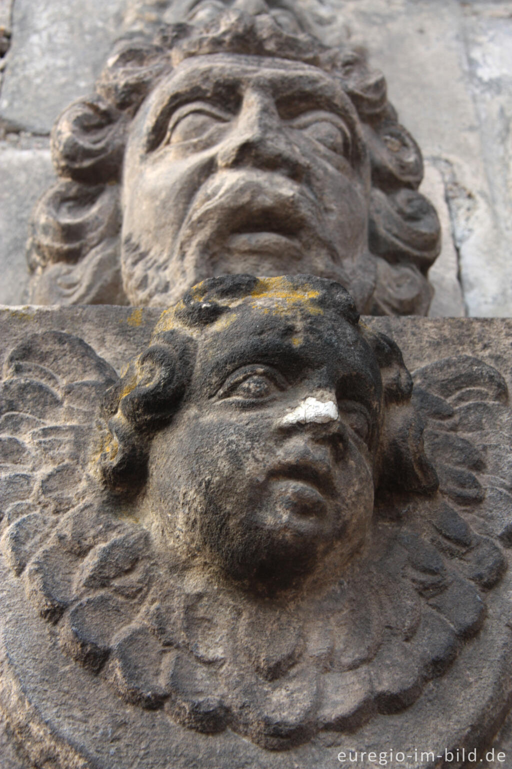 Detailansicht von Das Renaissanceportal  der Kirche St. Heinrich in Aachen-Horbach, Detail