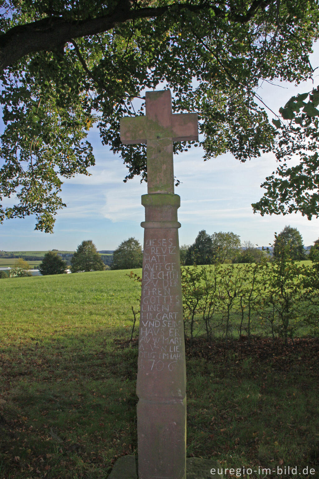 Detailansicht von Das Schaftkreuz Piwichthöchst bei Großlittgen, Eifel