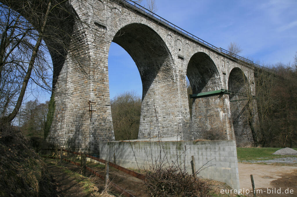 Detailansicht von Das Vennbahnviadukt, Eifelsteig, 1. Etappe, 