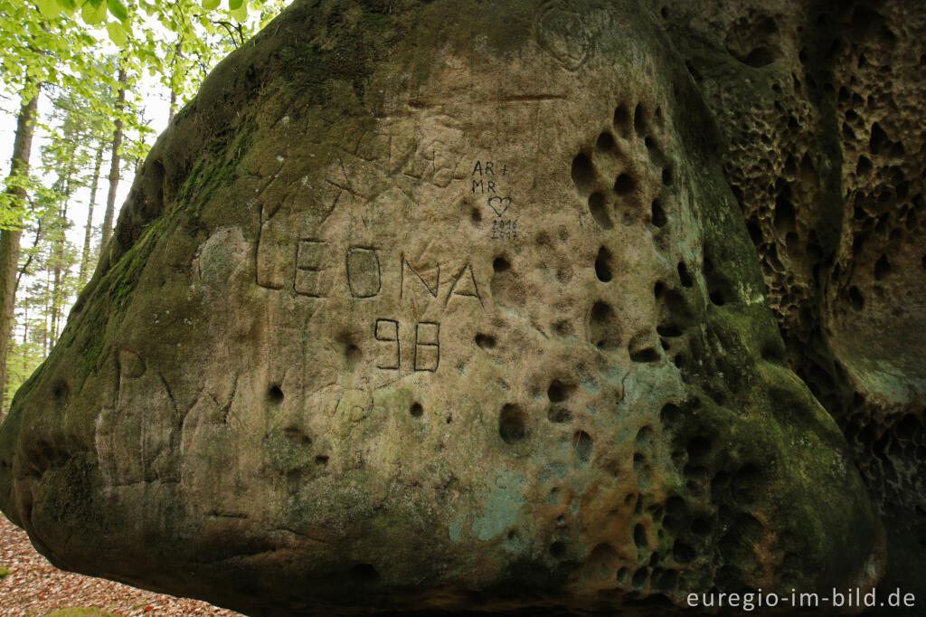 Detailansicht von Der Bärenstein auf dem Ferschweiler Plateau in der Südeifel