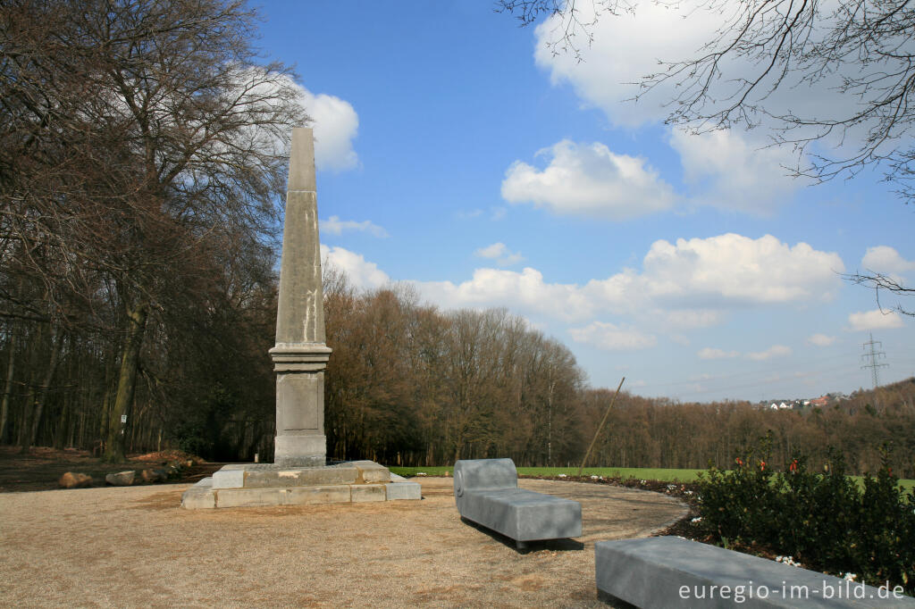 Detailansicht von Der Blaue Stein im Paulinenwäldchen bei Aachen