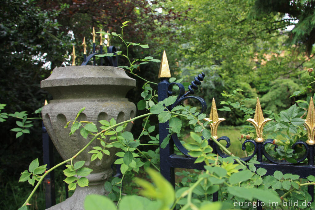 Detailansicht von Der Eingang zum Garten des Deutsch-Französischen Kulturinstituts in Aachen