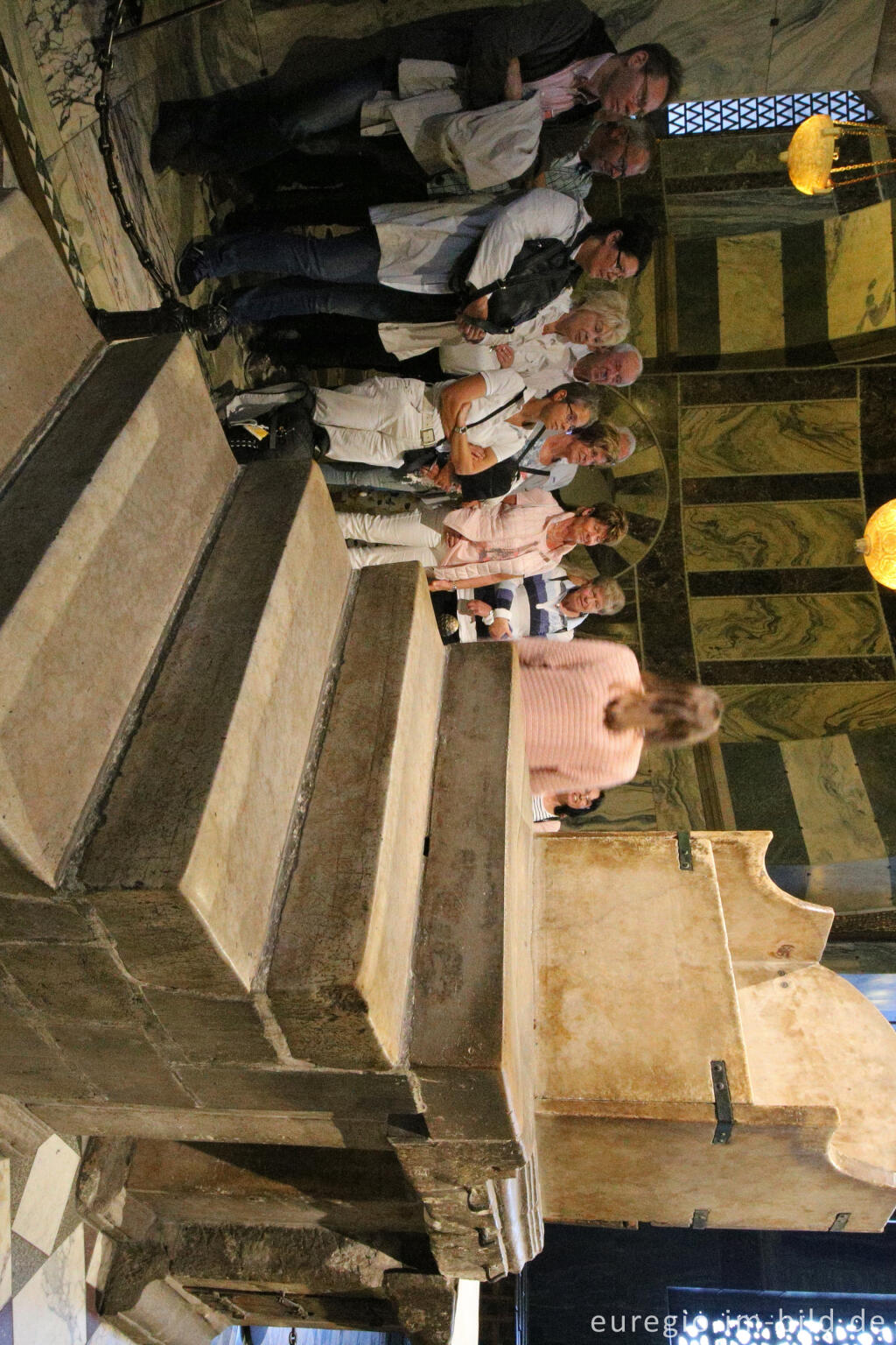 Detailansicht von Der Karlsthron im Aachener Dom