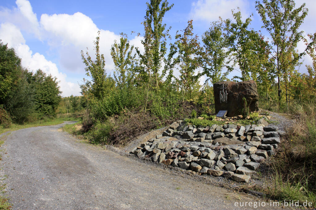 Der Kreuzweg entlang dem Mispelweg auf der Sophenhöhe