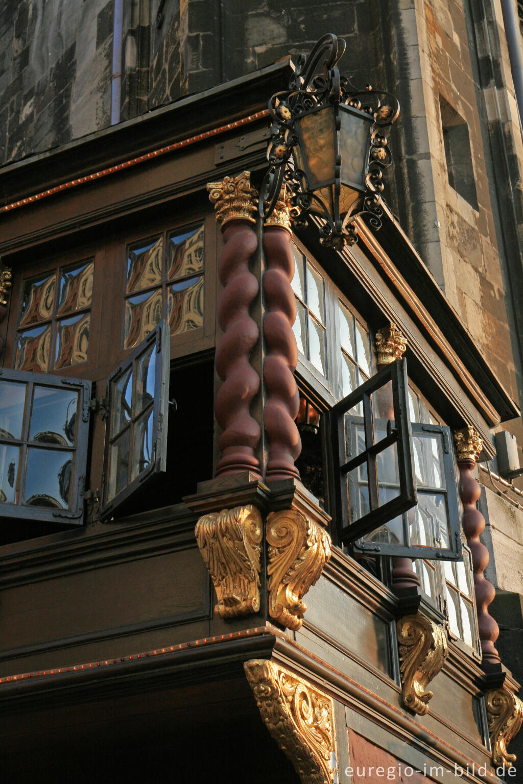 Detailansicht von Der Postwagen beim Aachener Rathhaus