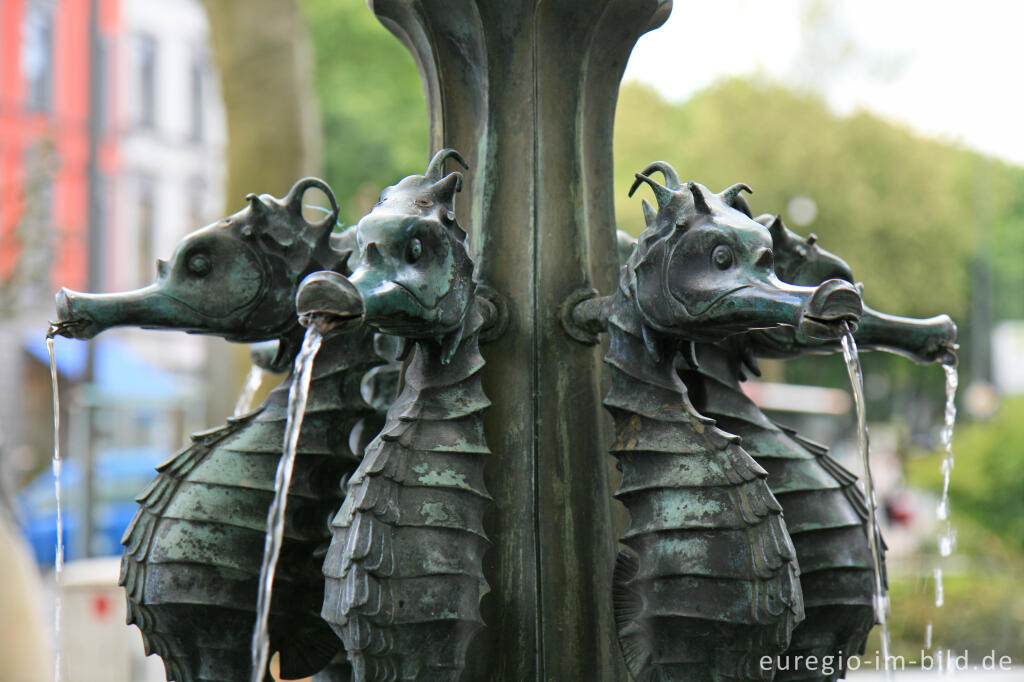 Detailansicht von Der Seepferdchenbrunnen in Aachen Burtscheid