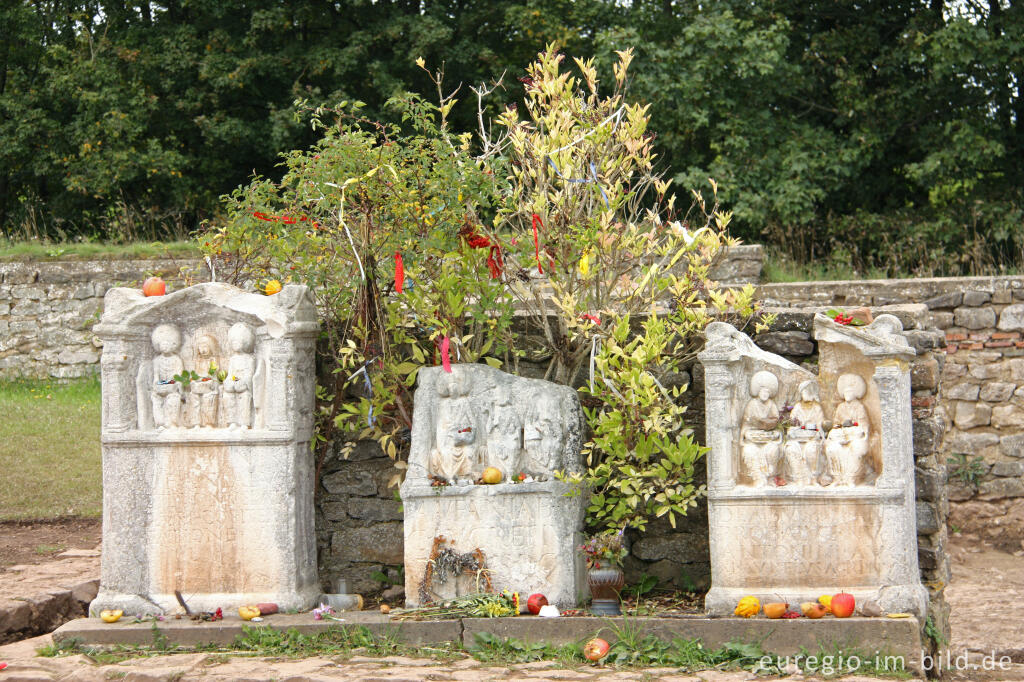 Detailansicht von Die Görresburg - das Matronenheiligtum bei Nettersheim