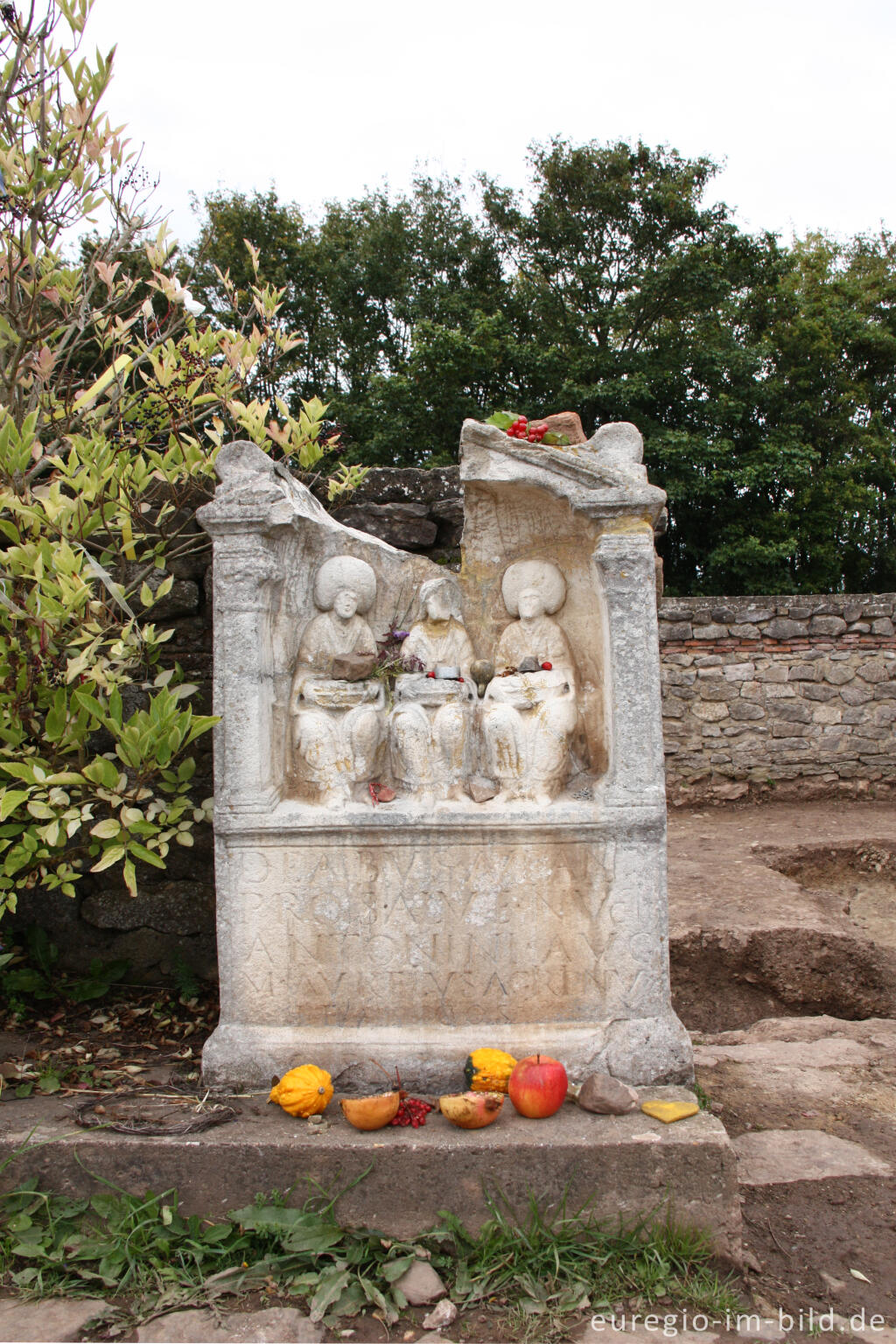 Detailansicht von Die Görresburg - das Matronenheiligtum bei Nettersheim