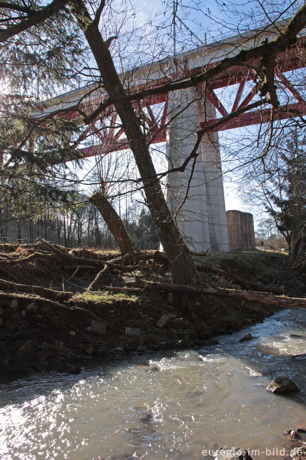 Detailansicht von Die Hammerbrücke im Göhltal bei Hergenrath, B