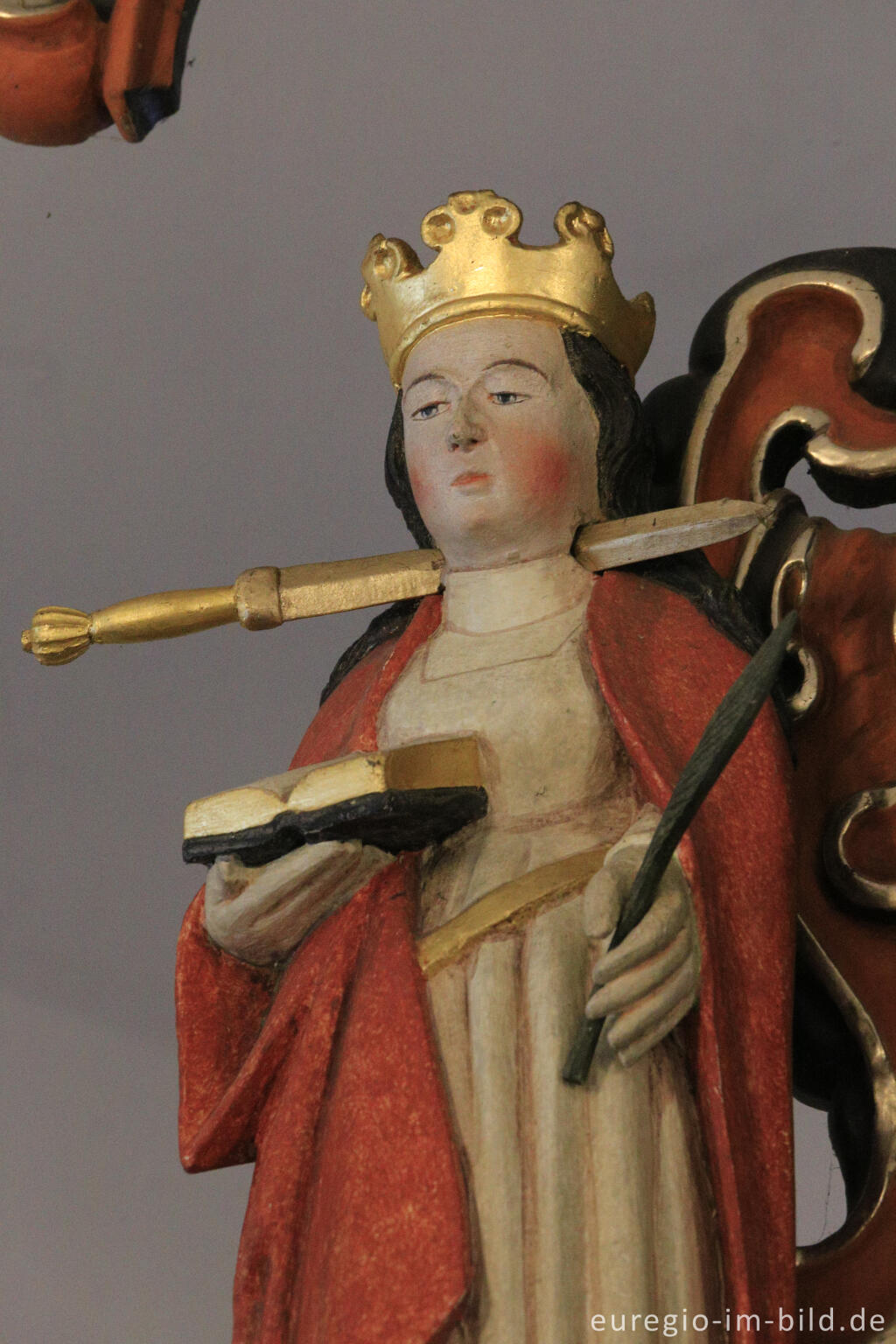 Detailansicht von Die heilige Lucia in der Cornelius-Kapelle von Welchenhausen