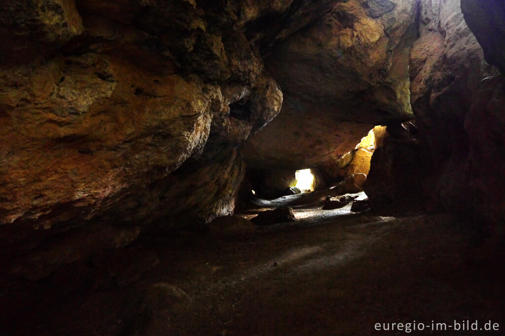 Detailansicht von Die Kakushöhle bei Mechernich in der Eifel