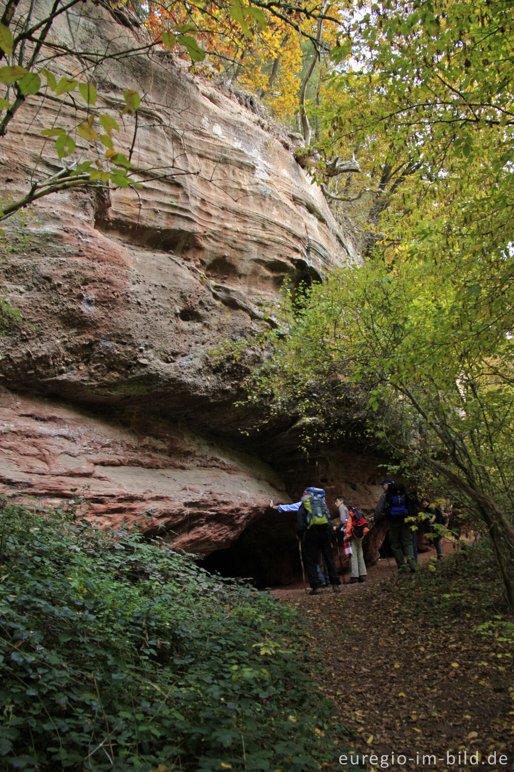 Detailansicht von Die Kaulay, ein Sandsteinfelsen bei Kordel (Eifelsteig)