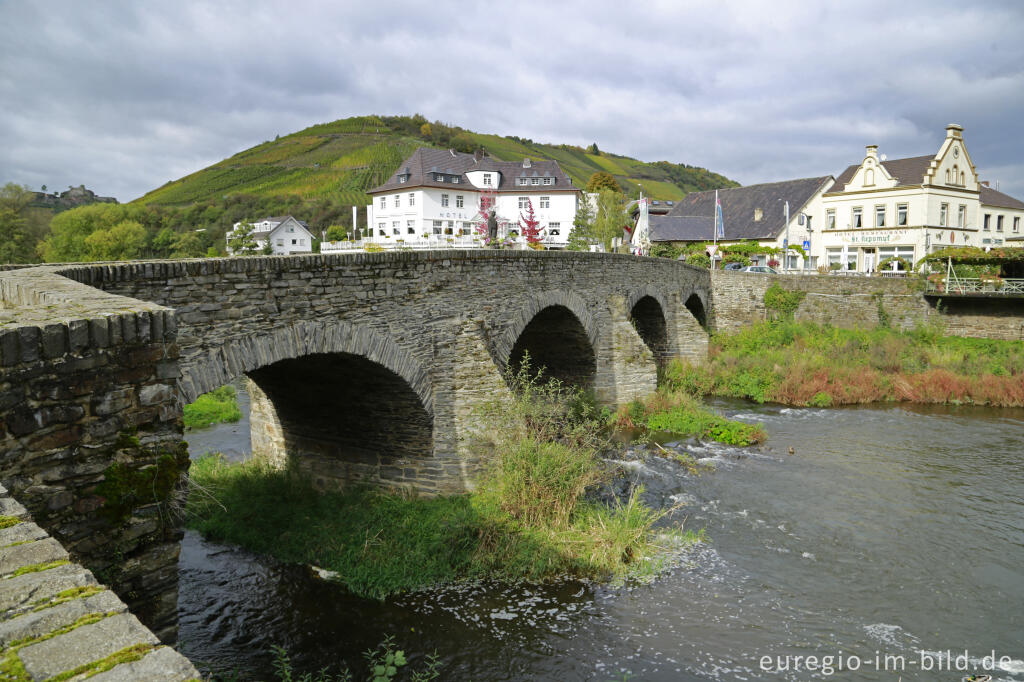 Detailansicht von Die Nepomukbrücke bei Rech, Ahrtal 